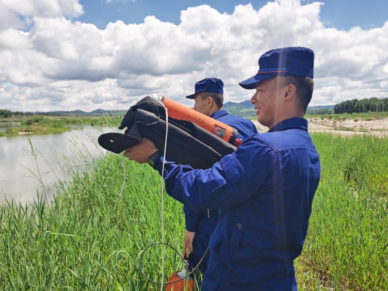 作品名稱(chēng)：水上尖兵